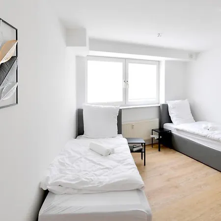 Monteur Accommodation In Kleve - 4 Bedrooms - 8 Beds *