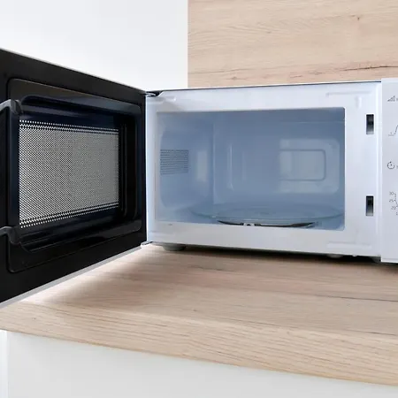 And Work - 8 Beds - 4 Bed