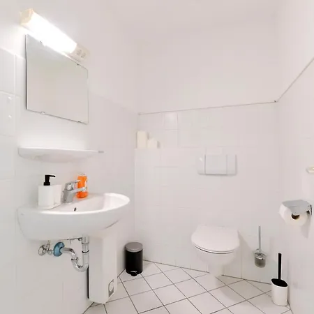 And Work - 8 Beds - 4 Bed Kleve (Dusseldorf)