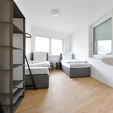 And Work - 8 Beds - 4 Bed Apartment Kleve (Dusseldorf)