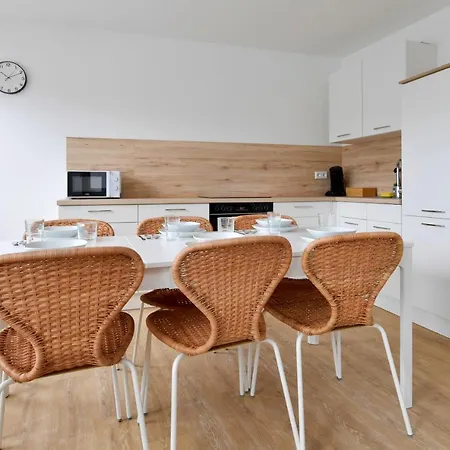 And Work - 8 Beds - 4 Bed Kleve (Dusseldorf)