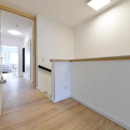 Apartment And Work - 8 Beds - 4 Bed Kleve (Dusseldorf)