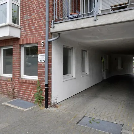 And Work - 8 Beds - 4 Bed Apartment *