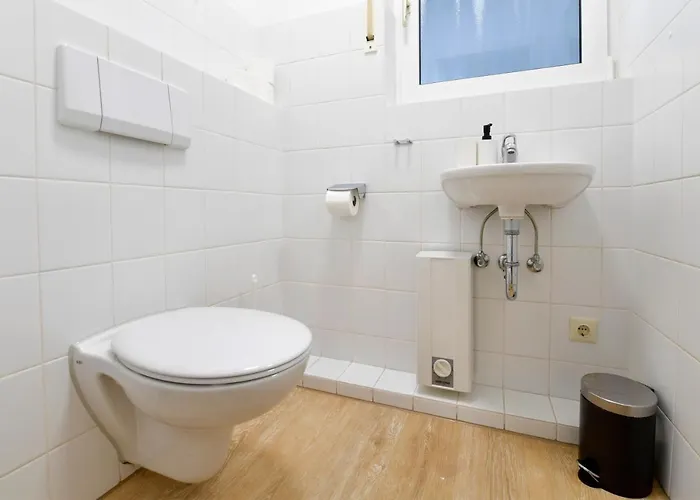 And Work - 8 Beds - 4 Bed * Kleve (Dusseldorf)