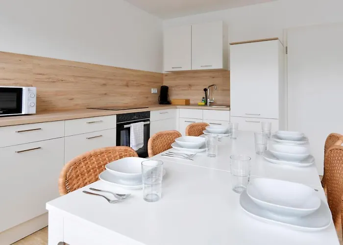 And Work - 8 Beds - 4 Bed Kleve (Dusseldorf)