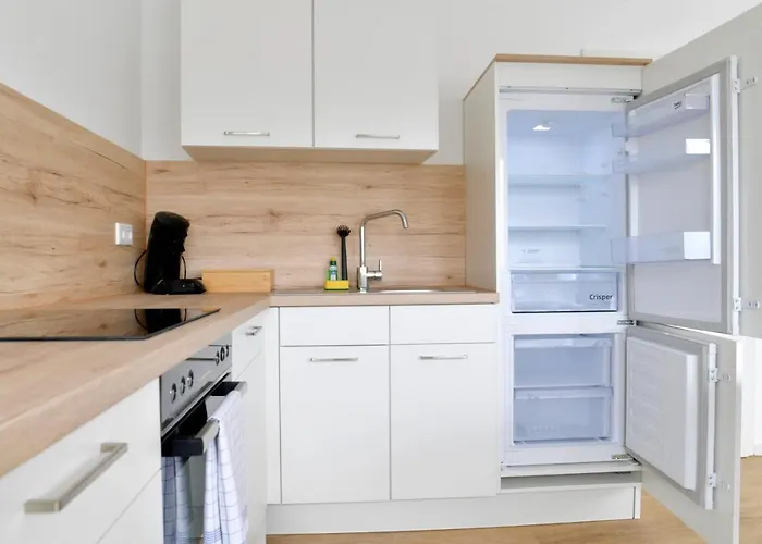 And Work - 8 Beds - 4 Bed *