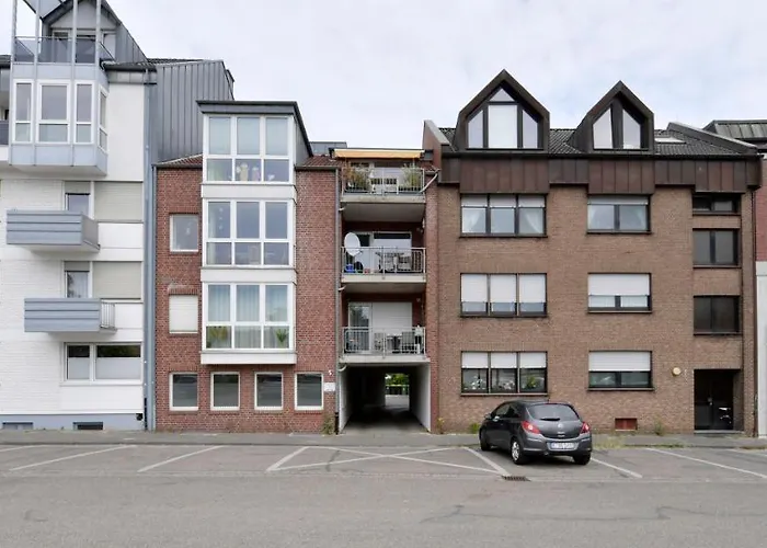 And Work - 8 Beds - 4 Bed