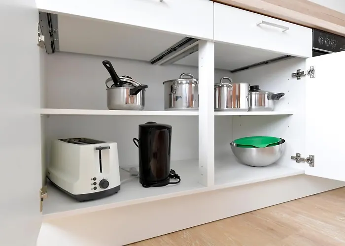 And Work - 8 Beds - 4 Bed * Kleve (Dusseldorf)