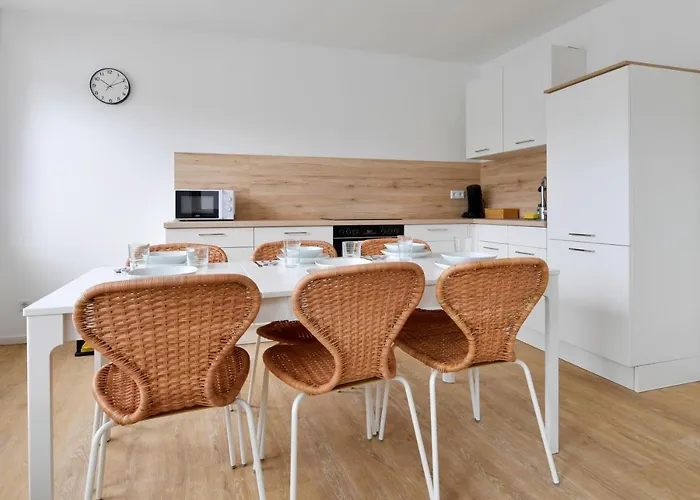 And Work - 8 Beds - 4 Bed Kleve (Dusseldorf)